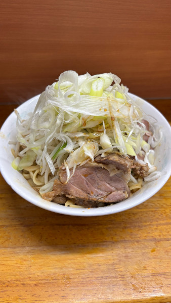 「つけ麺味汁なし(ヤサイ、ニンニク)+ネギ」@ラーメン二郎 立川店の写真