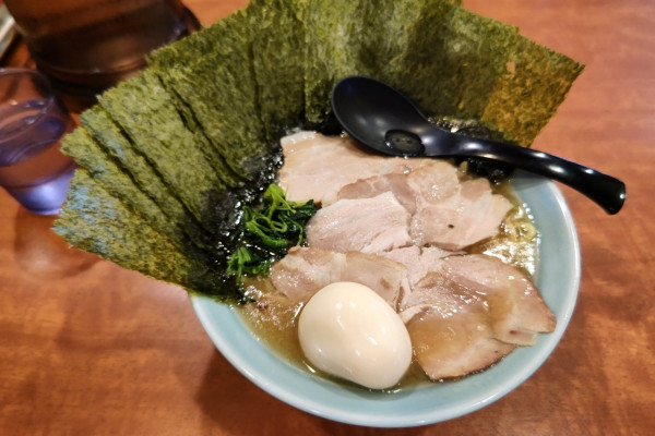 「チャーシューメン+のり+味付玉子」@麺処 いどばた家の写真
