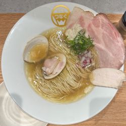 「はまぐり×濃厚ペースト」塩の魚介らぁめん