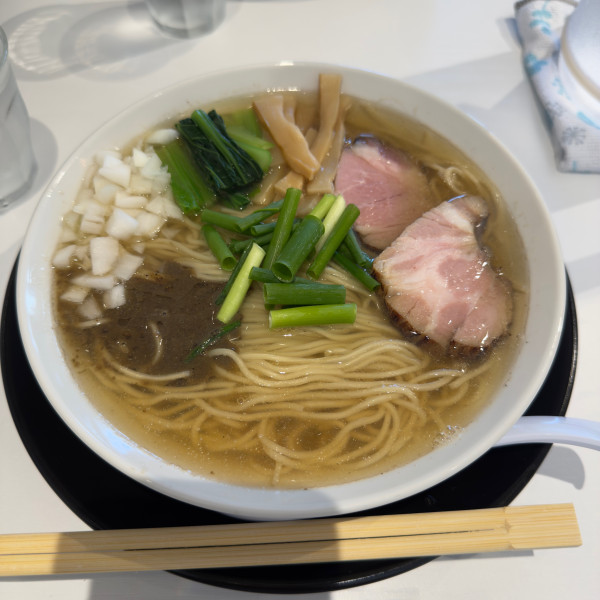 「濃いニボシラーメン(しお)」@にぼしらぁ麺なの花の写真