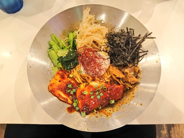 「【限定】コリアンチキンまぜそば」@濃菜麺 井の庄 荻窪店の写真