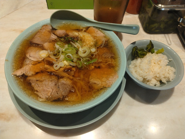 「中華そば¥900+ご飯無料」@ちえちゃんラーメンの写真