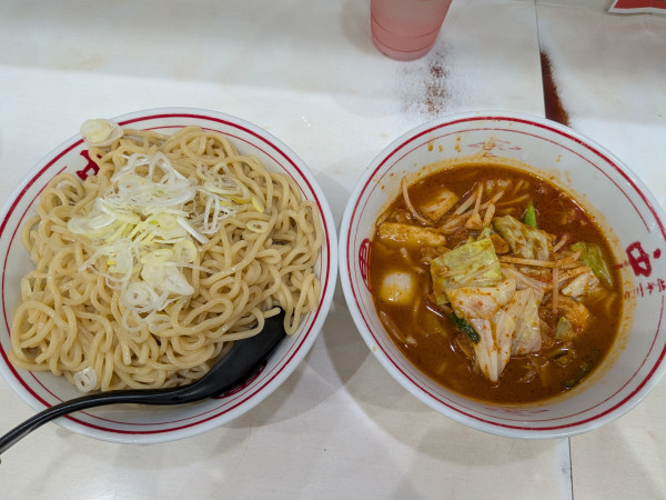 「冷やし味噌、野菜、麺超特盛」@蒙古タンメン 中本 渋谷店の写真