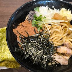 油そば(にんにく普通)(950)＋サービスのり