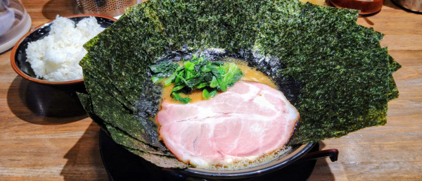 「のりＳＰらーめん(味濃いめ･麺硬め)+ライス」@王道家直伝 心道家の写真