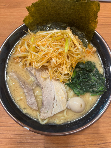 「ネギラーメン1170円」@横濱家系ラーメン 鶴見家 平和島店の写真