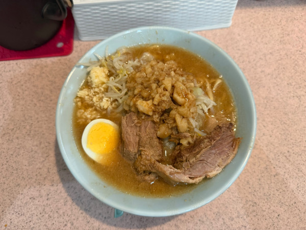 「ラーメン半分(200g)野菜少なめ.ニンニク少なめ1000円」@ラーメン富士丸 平塚店の写真
