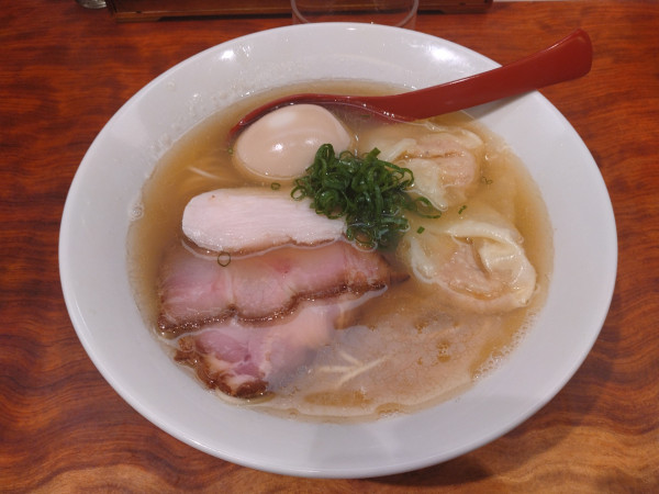 「特製塩そば(New ver)¥1400-」@三馬路 東京店の写真