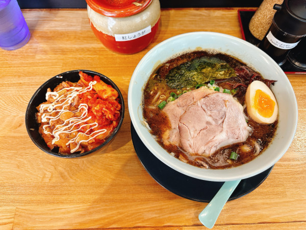 「春吉ブラック+ランチセット」@麺屋 きく川の写真