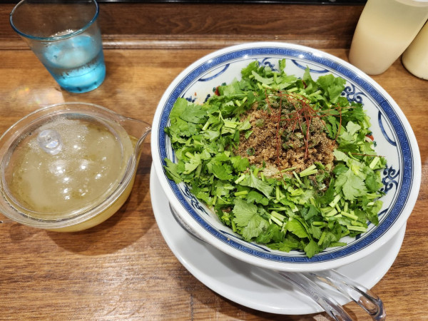 「【限定】汁なし坦々+パクチー」@無冠 阿佐ヶ谷の写真