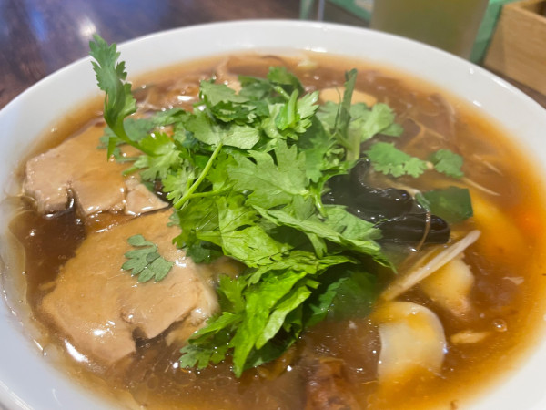 「香辣居打卤麵【あんかけ刀削麺】（880円）」@元祖打卤麺 香辣居 8号店の写真