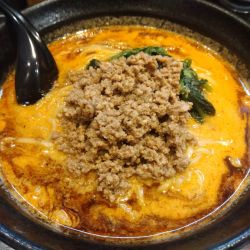 黒マー油担担麺(930円)