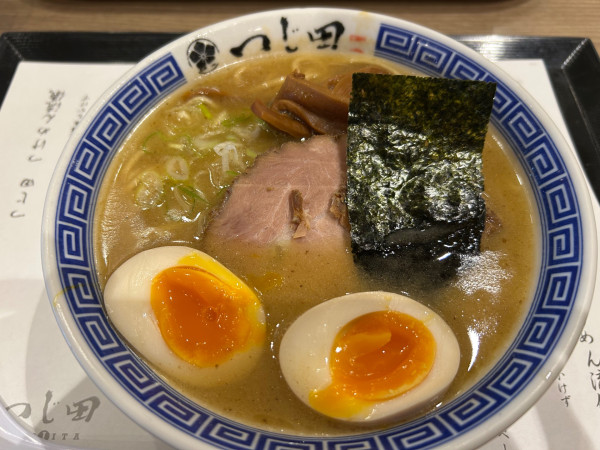 「濃厚味玉らーめん」@つじ田 ららぽーと湘南平塚店の写真