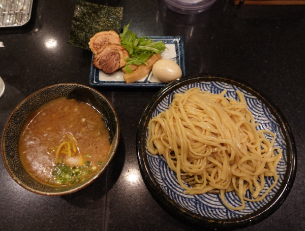 「得製濃厚地鶏魚介つけ麺（1,350円）」@青山焼鳥倶楽部の写真