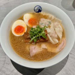 特製中華ソバ（1800円）※レセプションに付き無料