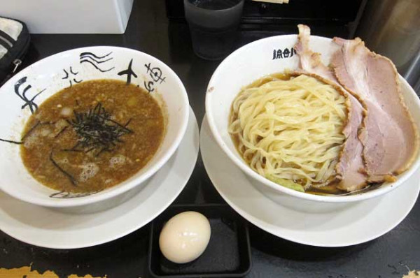 「つけ麺　1,300円+紅花半熟玉子　180円」@食堂 はせ川の写真