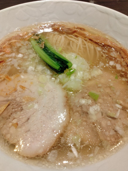 「塩らぁ麺」@支那そばや 本店の写真