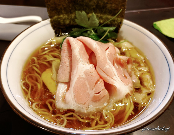 「四つ葉そば、にぎり（２貫）」@中華そば 四つ葉の写真