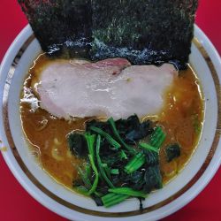 ラーメン（かため、うす口、多め）