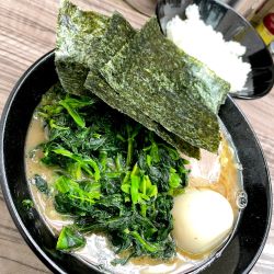 ホーレン草ラーメン＋小ライス ( 無料 )