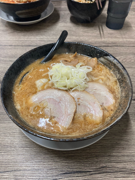 「札幌味噌ラーメン　チャーシュー２枚トッピング」@麺屋とみよしの写真