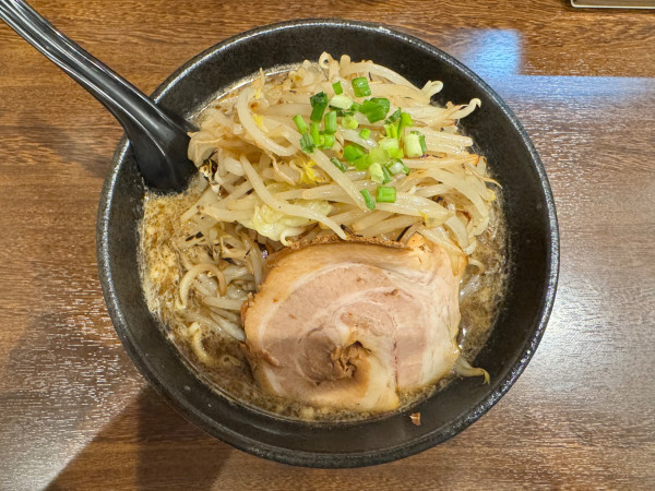 「焦がし味噌ラーメン（大盛）もやし増し」@焦乃香.の写真