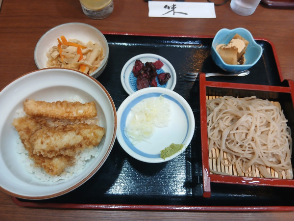 「いか天丼もり蕎麦セット 900円」@そば処 初味の写真