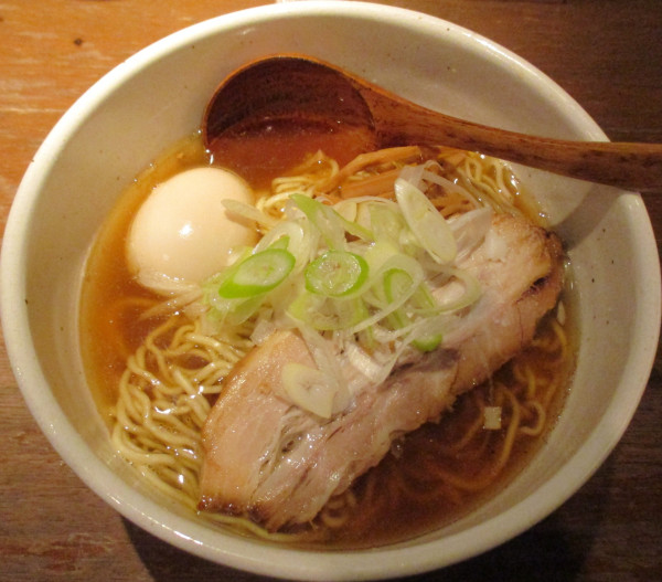 「和風らーめん鶏油＋サービス味玉　900円」@らーめん日和の写真