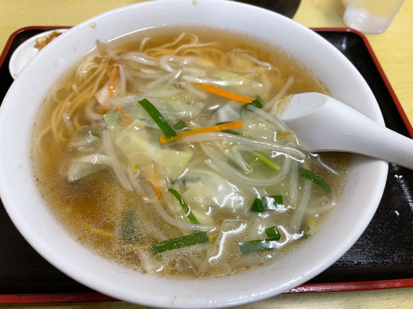 「サンマーメン、餃子、大瓶、1750円」@しらいの写真