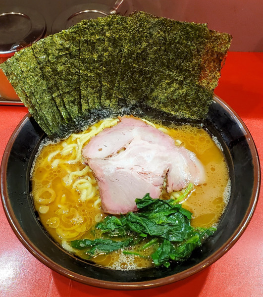 「ラーメン中盛り」@横浜ラーメン斎藤家  日野店の写真