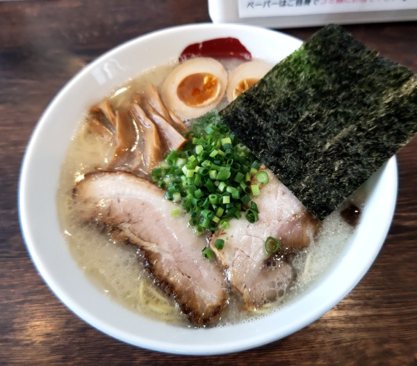 「味玉Sio豚骨」@麺屋 三四郎の写真