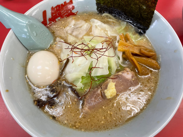 「濃厚白みそとんこつラーメン半ライスセット　￥１１００」@ラーメン山岡家 愛知刈谷店の写真