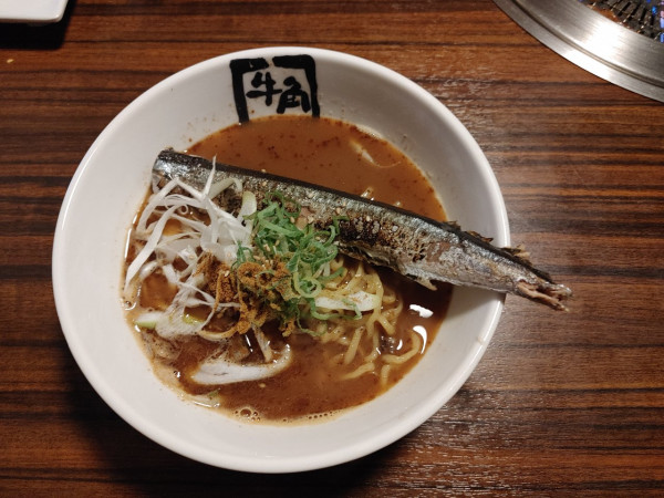 「秋刀魚ラーメン　880+税」@牛角 会津若松店の写真