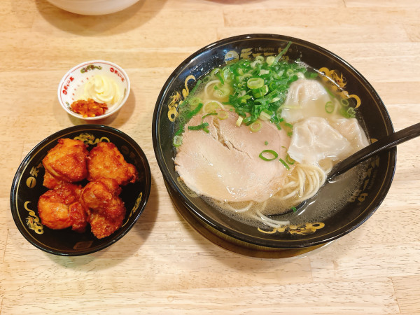「塩ラーメン＋唐揚げセット」@天下一品 博多駅前店の写真