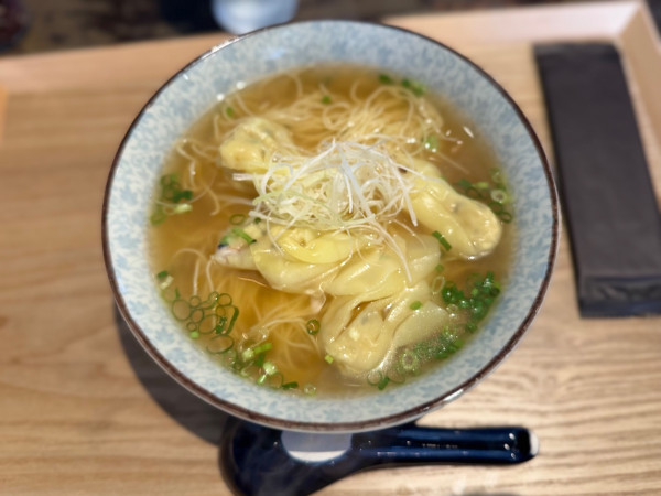 「香港風 海老ワンタン麺 1100円」@彩葉の写真