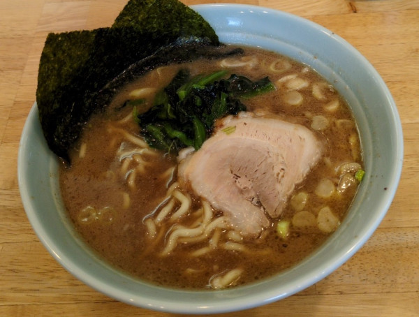 「家系とんこつ醤油ラーメン」@横浜家系らーめん 玉家の写真