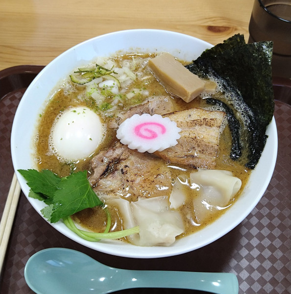 「らーめん+特製トッピング」@らーめん理庵の写真