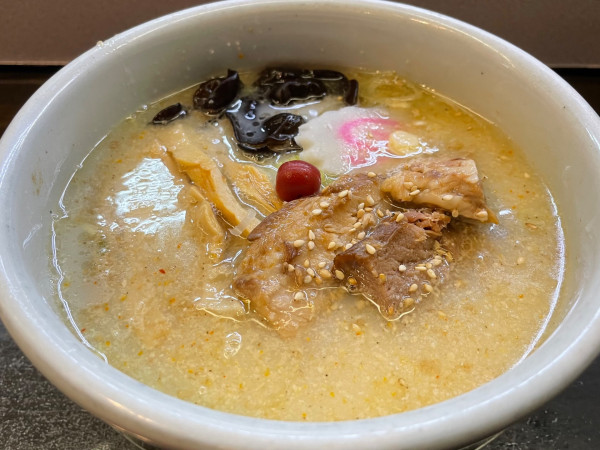 「しおらーめん」@らーめん 山頭火 渋谷店の写真