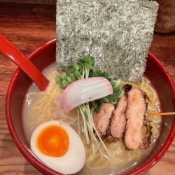 特製  鶏白湯らーめん 塩  1000円