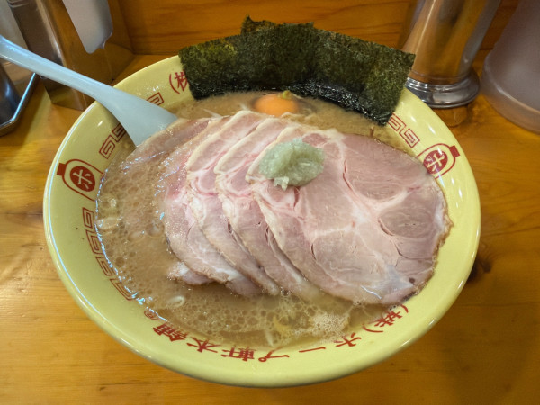 「チャーシューメン 生玉子 ニンニクＳ」@ホープ軒本舗 吉祥寺店の写真