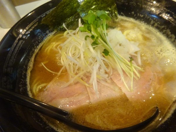 「魚豚骨ラーメン　900円」@ラーメンクボの写真