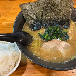 ラーメン　並　750円