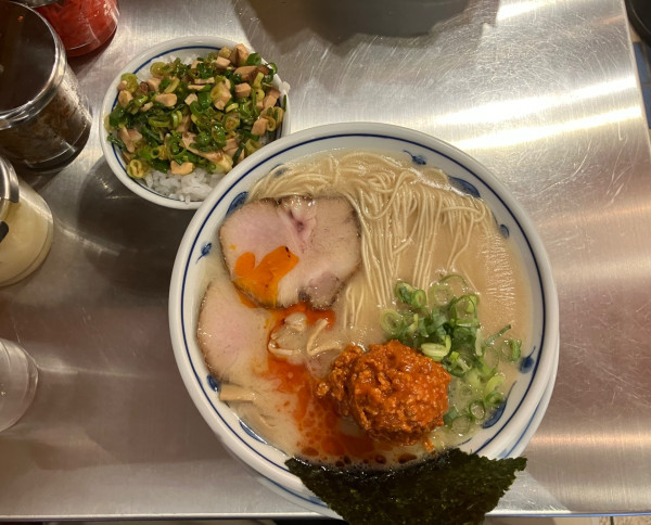 「赤ラーメン」@らーめん英 下高井戸店の写真