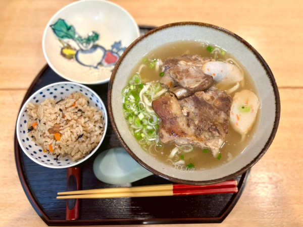 「本ソーキそば」@沖縄そばの店 浮島BASEの写真