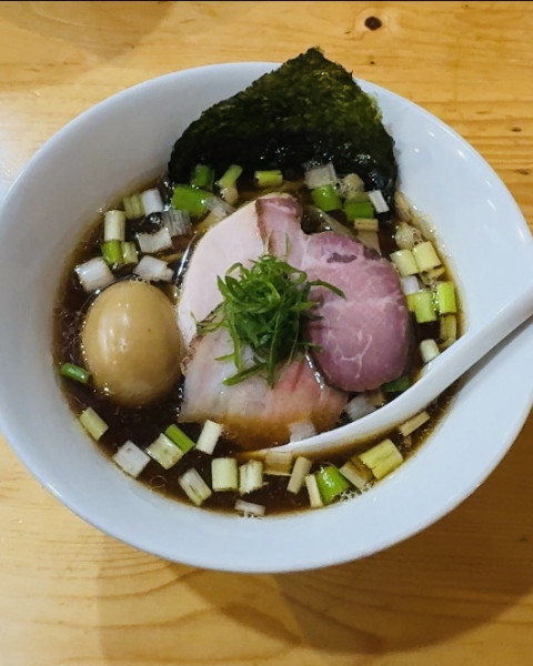 「味玉手揉み中華そば醤油」@麺や晴心の写真