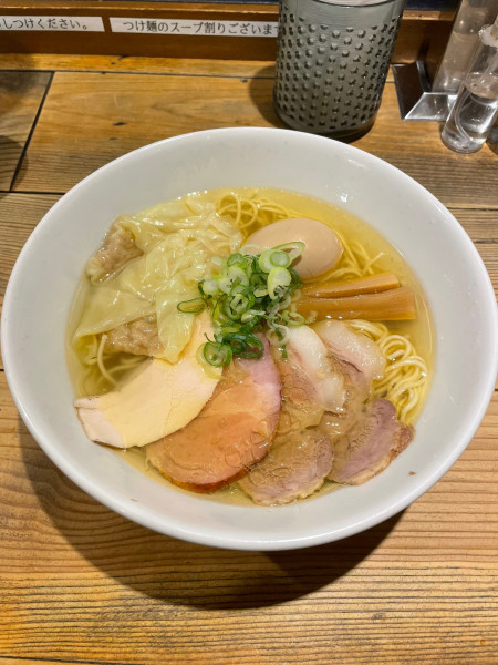 「軍鶏特製塩ラーメン」@麺屋 翔 西新宿本店の写真