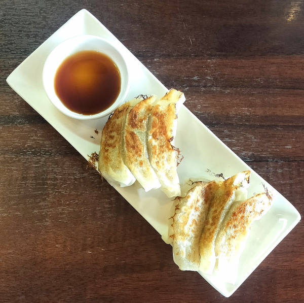 「餃子 300円」@1/100の写真