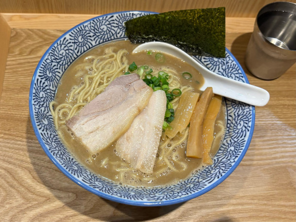 「らーめん（1100）」@麺屋山界の写真