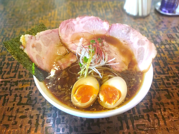 「手打ち中華そば 元味（麺増し＋半熟煮玉子）」@米蔵の写真