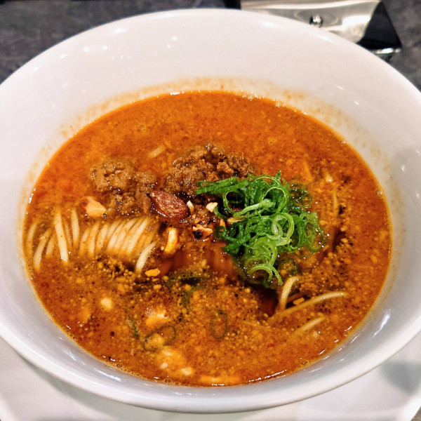 「平日限定麺　琥珀の担々麺」@宍道湖しじみ中華蕎麦 琥珀 池袋店の写真